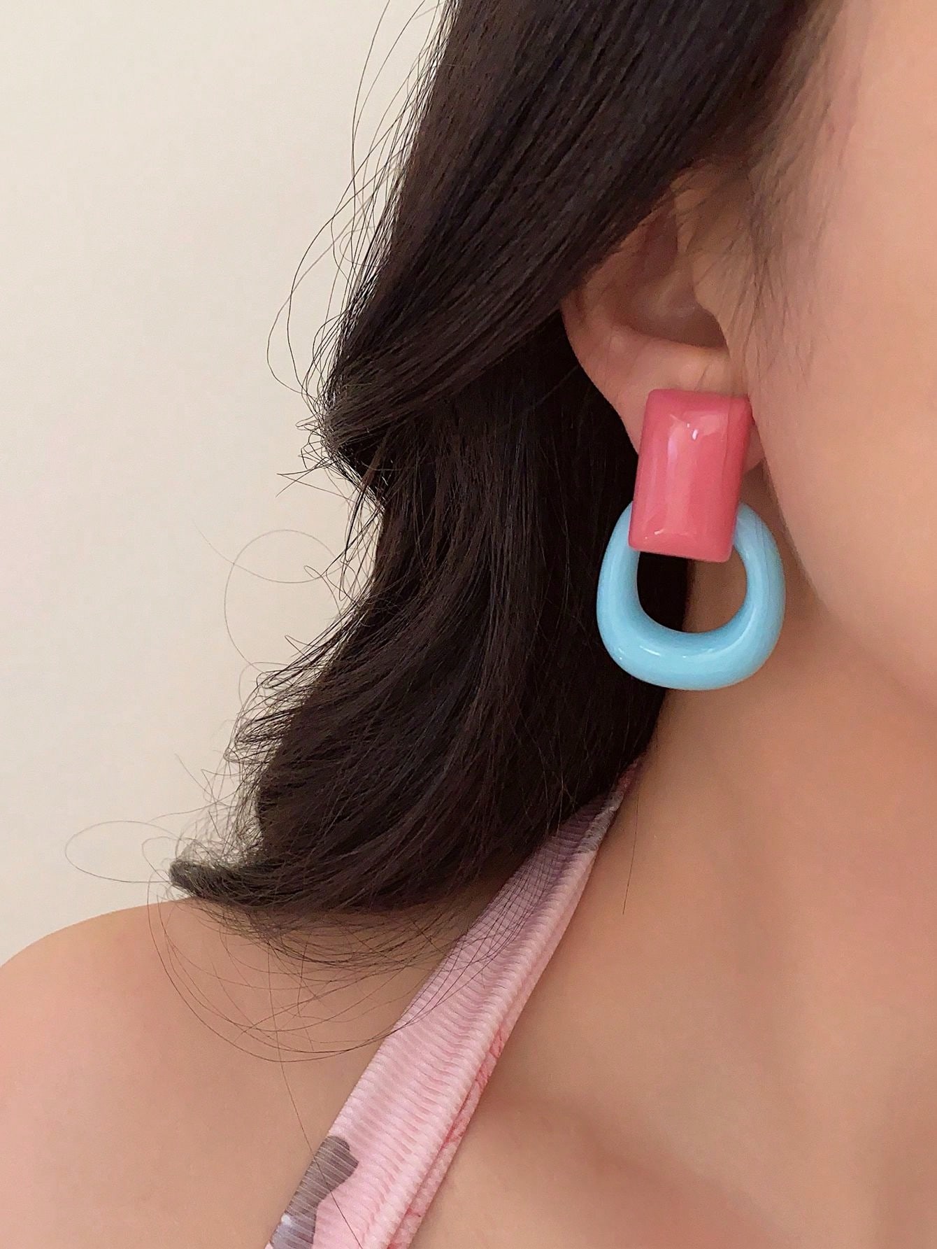 Модные серьги-подвески для женщин розовый
Модные серьги-подвески для женщин розовый