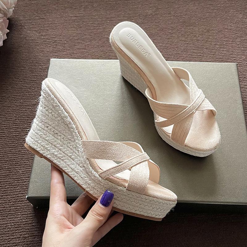 New holiday woven hemp rope thick-soled high-heeled slippers women s waterproof table daily wear versatile suede cool slippers women 40
New holiday woven hemp rope thick-soled high-heeled slippers women s waterproof table daily wear versatile suede cool slippers women 40