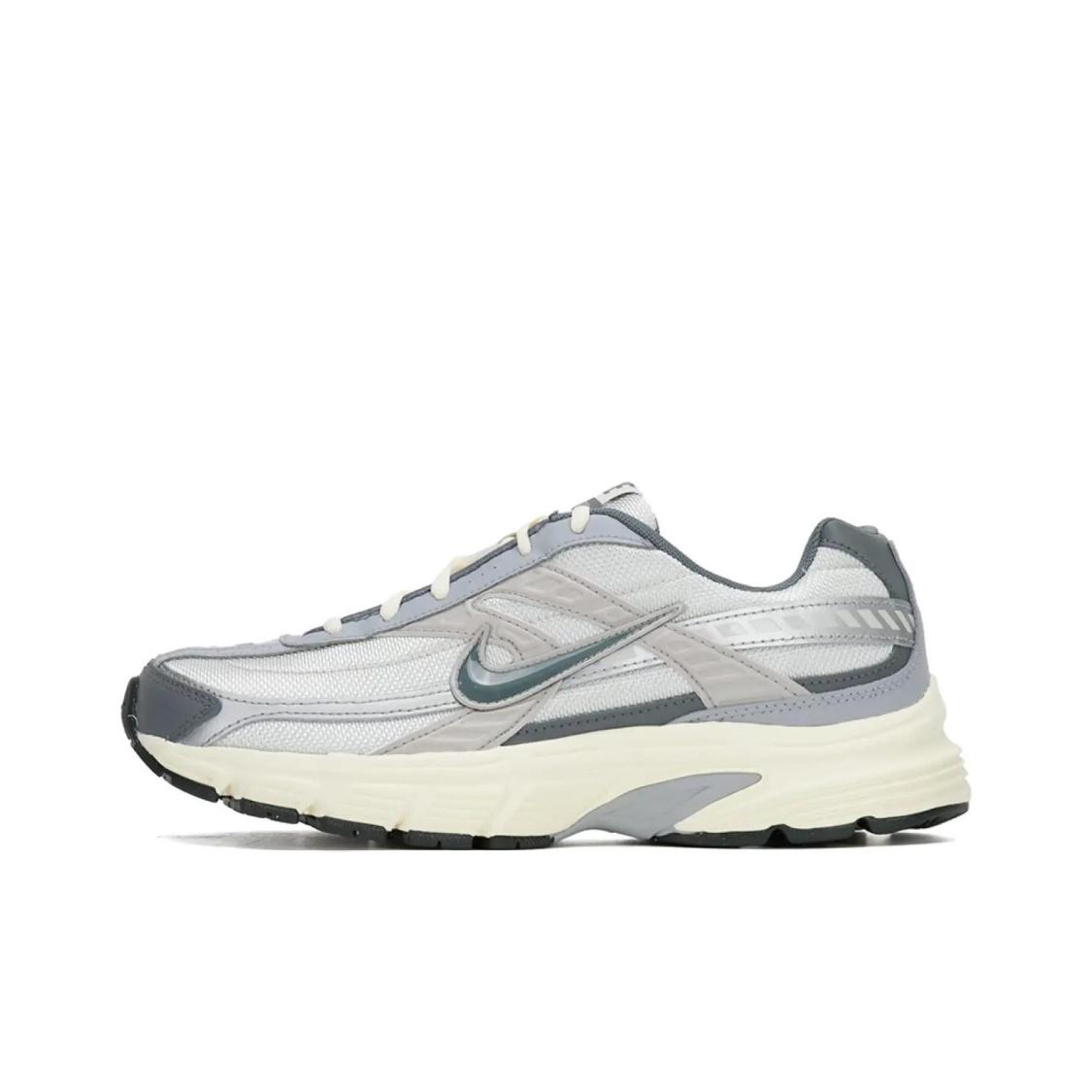 Nike Initiator HQ1179-001 Men s Sizes EU 44.5 белый/серый
Nike Initiator HQ1179-001 Men s Sizes EU 44.5 белый/серый