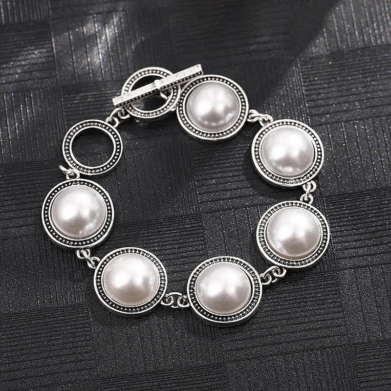Vintage Style Electroplated Antique Silver Bracelet Candy Color Stone Pearl Bracelet Fashionable Women s Jewelry Bracelet 18.5-19.5 cm білий
Vintage Style Electroplated Antique Silver Bracelet Candy Color Stone Pearl Bracelet Fashionable Women s Jewelry Bracelet 18.5-19.5 cm білий