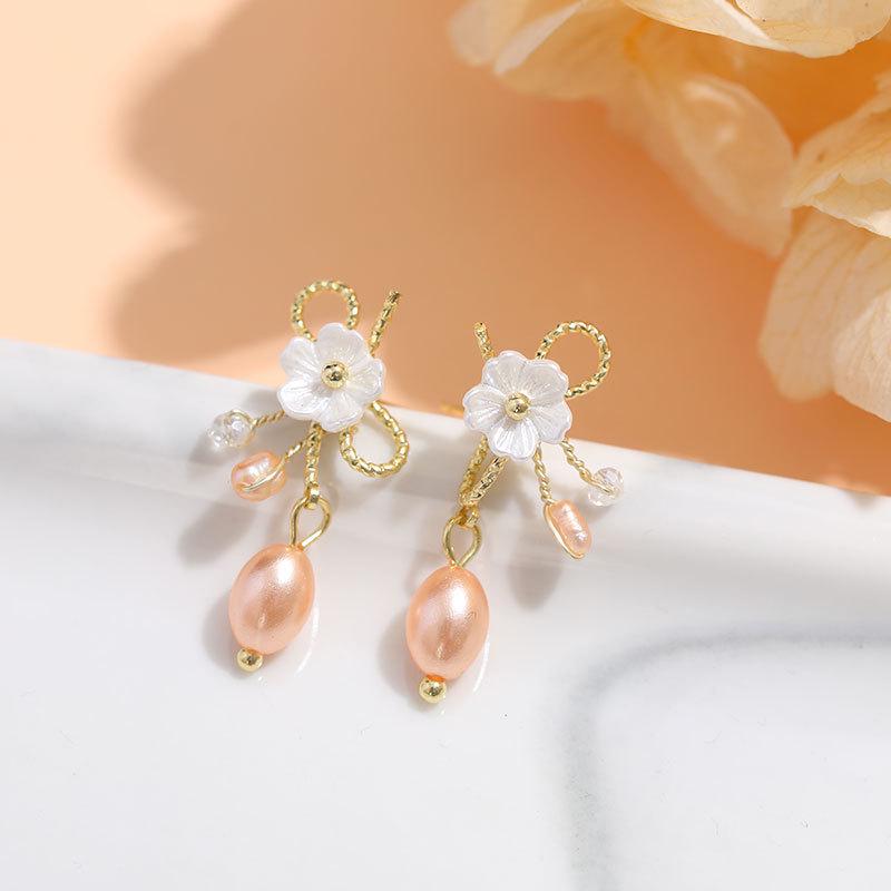 Camellia Pearl Chinese Style Dangle Earrings - Trendy, Niche, Fairy-Inspired Hanfu Accessories for Women
Camellia Pearl Chinese Style Dangle Earrings - Trendy, Niche, Fairy-Inspired Hanfu Accessories for Women