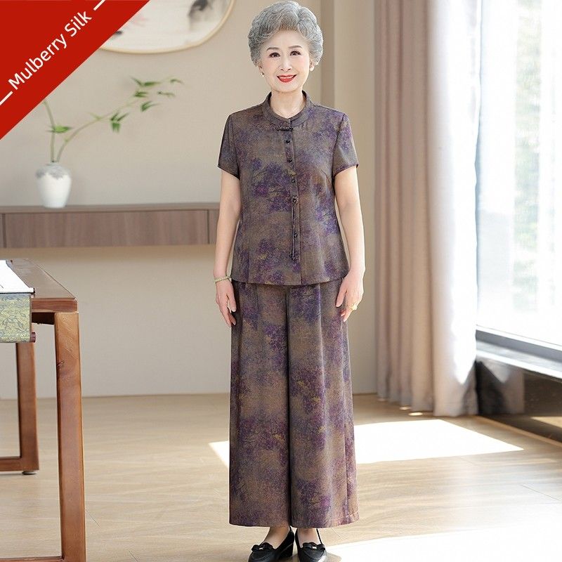 Noble Fragrant Cloud Yarn Silk Suit Female 2025 Summer New Arrival Middle-Aged and Elderly Grandma s Clothes Mulberry Silk Two-Piece Pants Purple 4XL
Noble Fragrant Cloud Yarn Silk Suit Female 2025 Summer New Arrival Middle-Aged and Elderly Grandma s Clothes Mulberry Silk Two-Piece Pants Purple 4XL