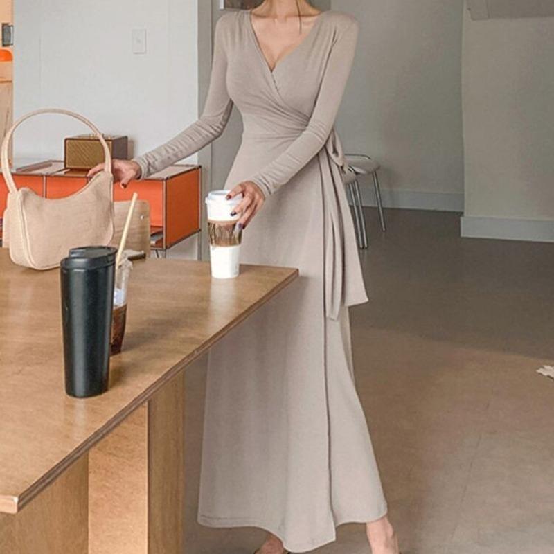 Элегантные женские повседневные платья с V-образным вырезом и длинным рукавом, весенние новые облегающие завязанные платья с запахом, женские модные темпераментные сексуальные вечерние модные длинные платья 2801 2XL абрикосовый
Элегантные женские повседневные платья с V-образным вырезом и длинным рукавом, весенние новые облегающие завязанные платья с запахом, женские модные темпераментные сексуальные вечерние модные длинные платья 2801 2XL абрикосовый