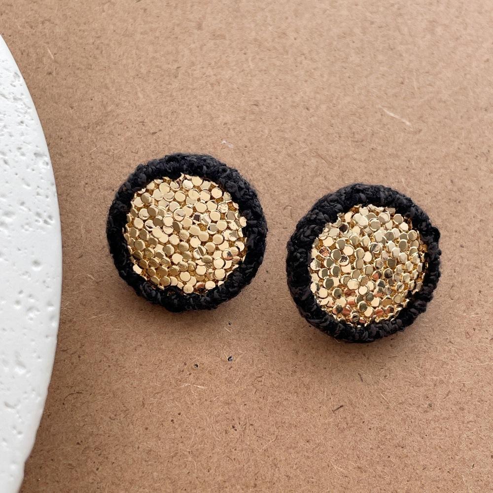 Trendy Gold Plated Metal Dangle Earrings For Women Shiny Sequined White Black Plush Velvet Round Wholesale Fashion Jewelry чорний
Trendy Gold Plated Metal Dangle Earrings For Women Shiny Sequined White Black Plush Velvet Round Wholesale Fashion Jewelry чорний