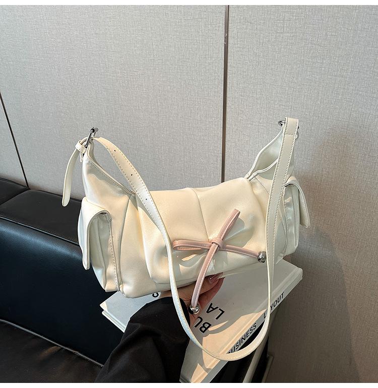 Популярная весенне-летняя плиссированная сумка-облако женская 2025 новая модная сумка кроссбоди через плечо под мышку белый
Популярная весенне-летняя плиссированная сумка-облако женская 2025 новая модная сумка кроссбоди через плечо под мышку белый