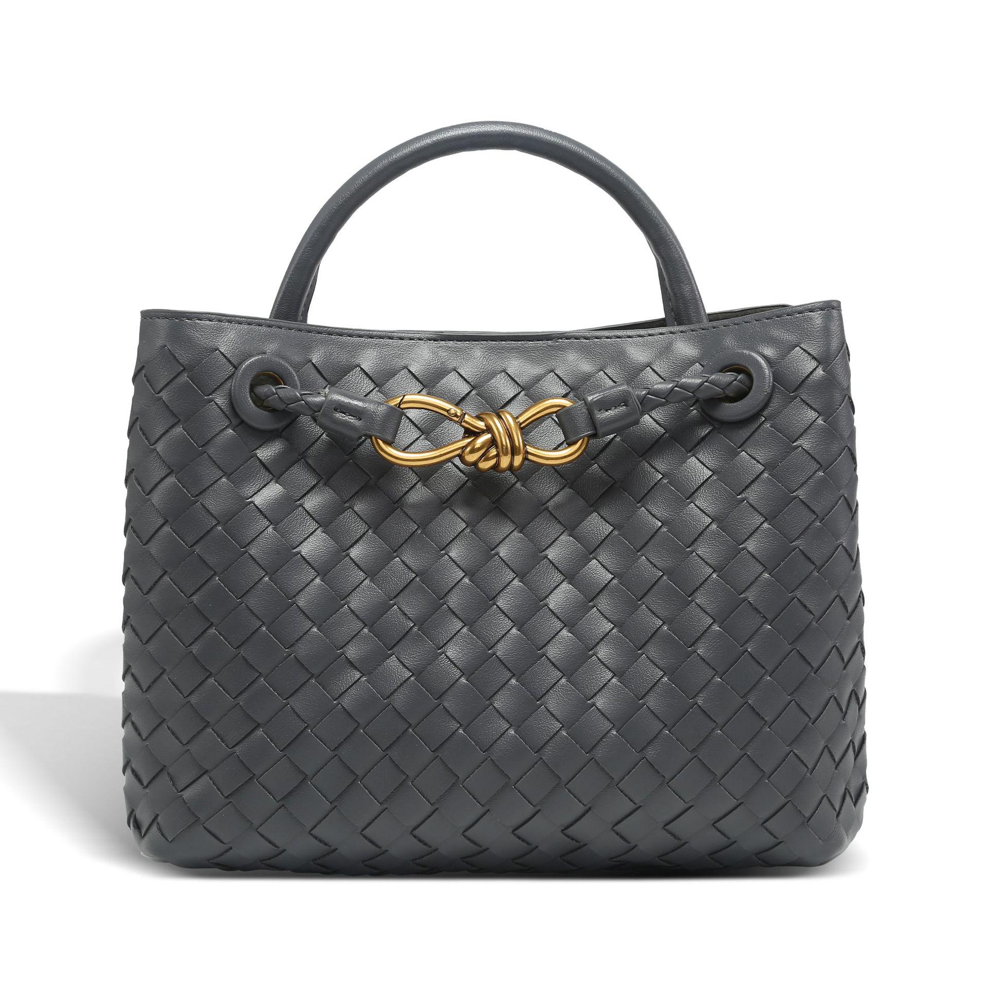 Сумка-мессенджер с большой вместимостью из плетеной ткани в стиле B с пряжкой из металлического каната 25*9*19cm
Сумка-мессенджер с большой вместимостью из плетеной ткани в стиле B с пряжкой из металлического каната 25*9*19cm