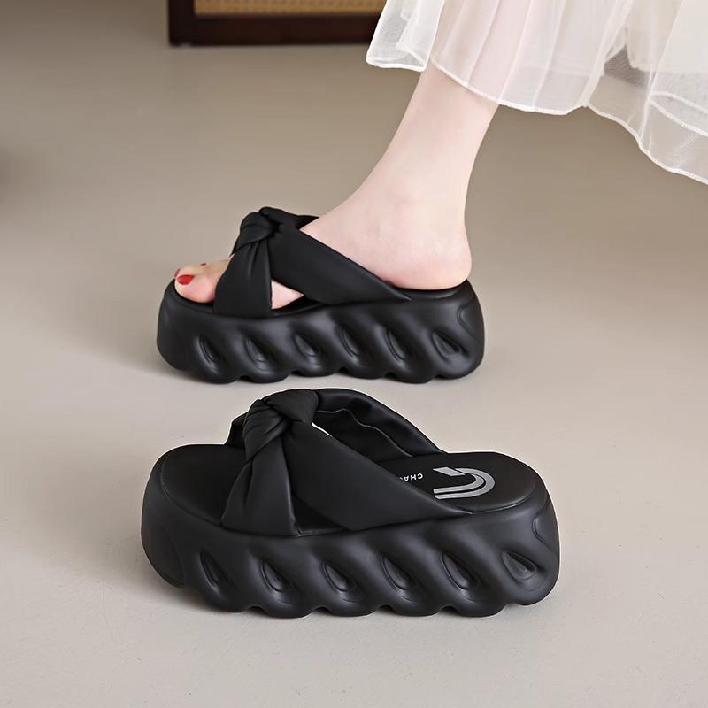 Small muffin thick-soled slippers women s outer wear 2025 summer casual cool slippers bow fairy height increase one-word drag 35 чорний
Small muffin thick-soled slippers women s outer wear 2025 summer casual cool slippers bow fairy height increase one-word drag 35 чорний