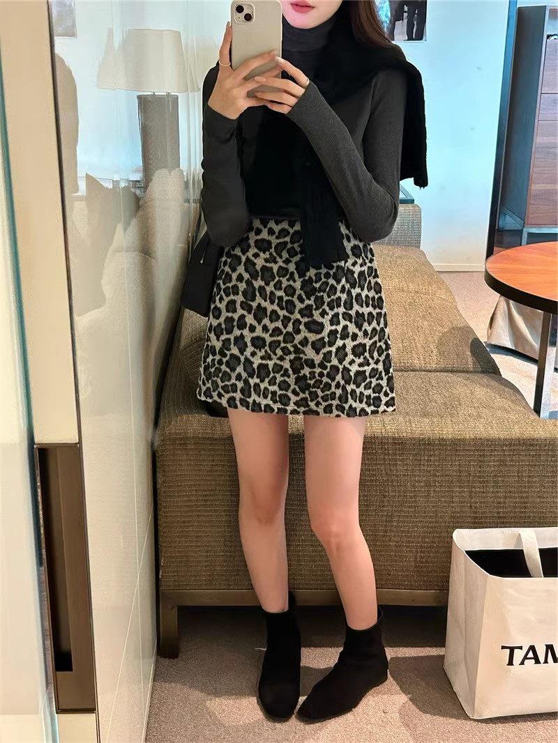 Influencer-Style Retro High-Waisted Wool Leopard Print A-Line Skirt for Women. L сірий колір
Influencer-Style Retro High-Waisted Wool Leopard Print A-Line Skirt for Women. L сірий колір