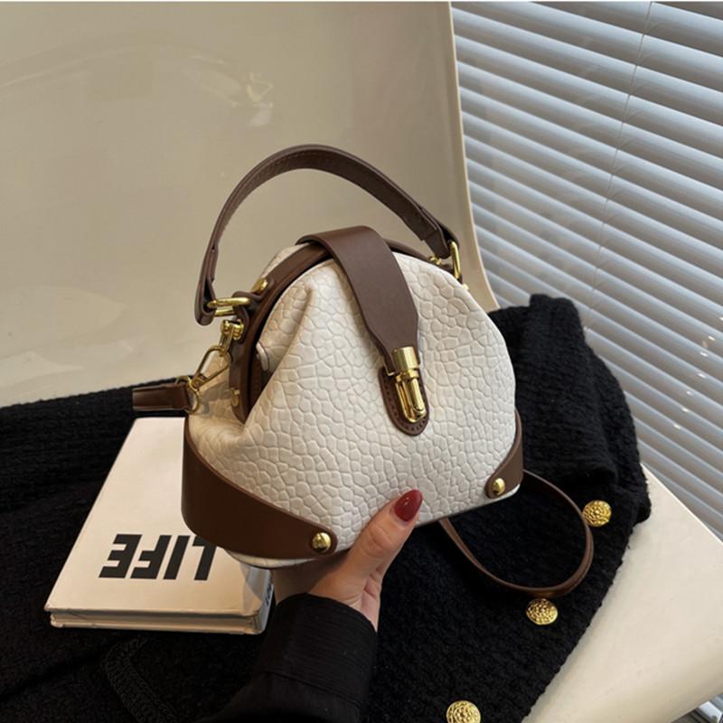 2025 Luxury Top Designer Women Patchwork Shell Small Handbag Purses Elegant High-end Stylish PU Leather Cross Body Shoulder Bag
2025 Luxury Top Designer Women Patchwork Shell Small Handbag Purses Elegant High-end Stylish PU Leather Cross Body Shoulder Bag