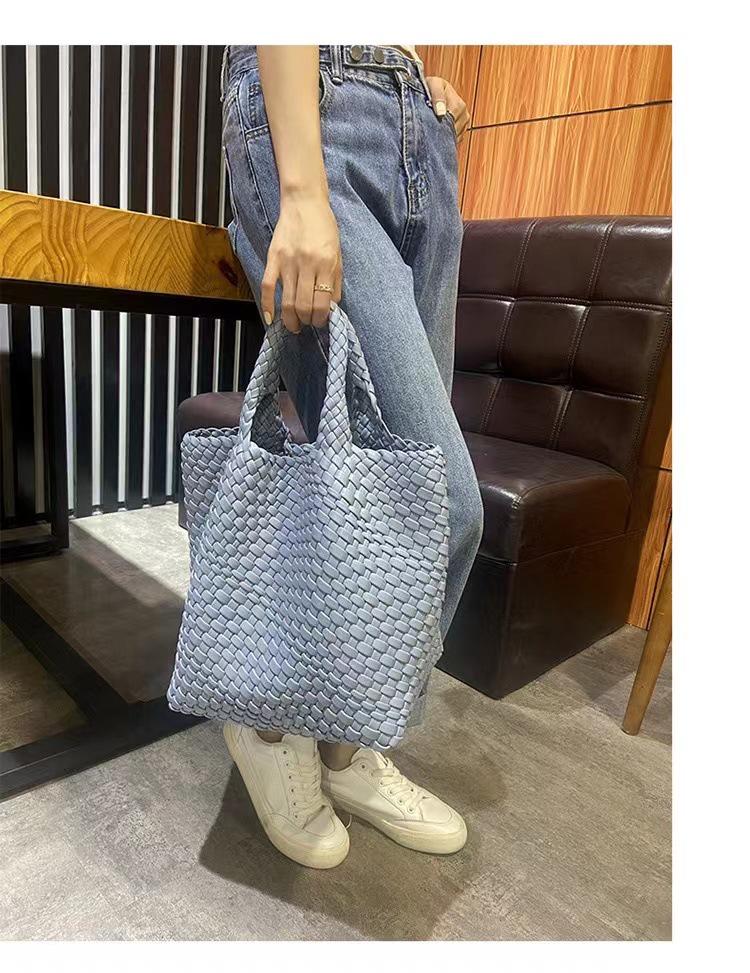 Високоякісна сумка з натуральної шкіри ручного плетення 2024 року великої місткості
Високоякісна сумка з натуральної шкіри ручного плетення 2024 року великої місткості