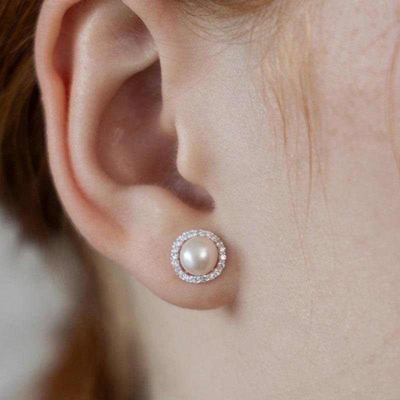 TATIANA (Silver 925) Grace Pearl Jewel Stud Earrings EC3234 Gold Plated
TATIANA (Silver 925) Grace Pearl Jewel Stud Earrings EC3234 Gold Plated