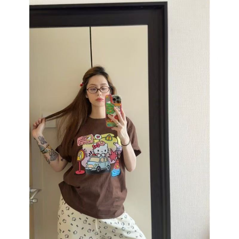 Sanrios 2026 Summer New Collection Hello Kitty Graffiti Cartoon Print Pure Cotton Breathable Womens ShortSleeved TShirt S
Sanrios 2026 Summer New Collection Hello Kitty Graffiti Cartoon Print Pure Cotton Breathable Womens ShortSleeved TShirt S