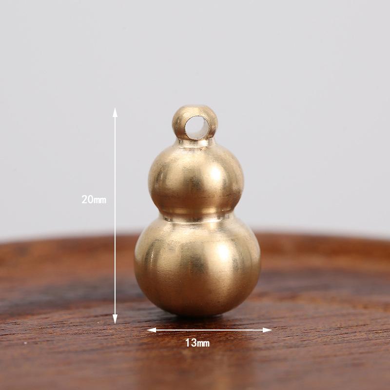 Antique handicraft keychain Creative gourd keychain Car desktop small ornament Car keychain
Antique handicraft keychain Creative gourd keychain Car desktop small ornament Car keychain