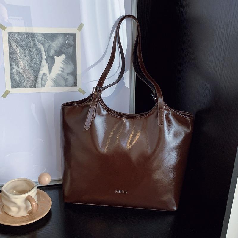 Сумка-тоут женская большой вместимости Новая сумка для студенток, чтобы ходить на работу Сумка для поездок на работу Нишевая сумка через плечо женская сумка
Сумка-тоут женская большой вместимости Новая сумка для студенток, чтобы ходить на работу Сумка для поездок на работу Нишевая сумка через плечо женская сумка