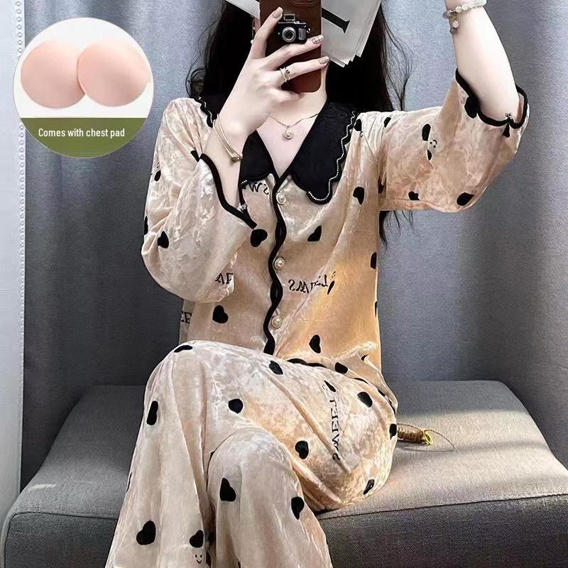 Women s Gold Velvet Pajama Set with Chest Pads - High-End Long-Sleeved Cardigan, Two-Piece Suit for Autumn/Winter 2024. L for 100-115 jin
Women s Gold Velvet Pajama Set with Chest Pads - High-End Long-Sleeved Cardigan, Two-Piece Suit for Autumn/Winter 2024. L for 100-115 jin