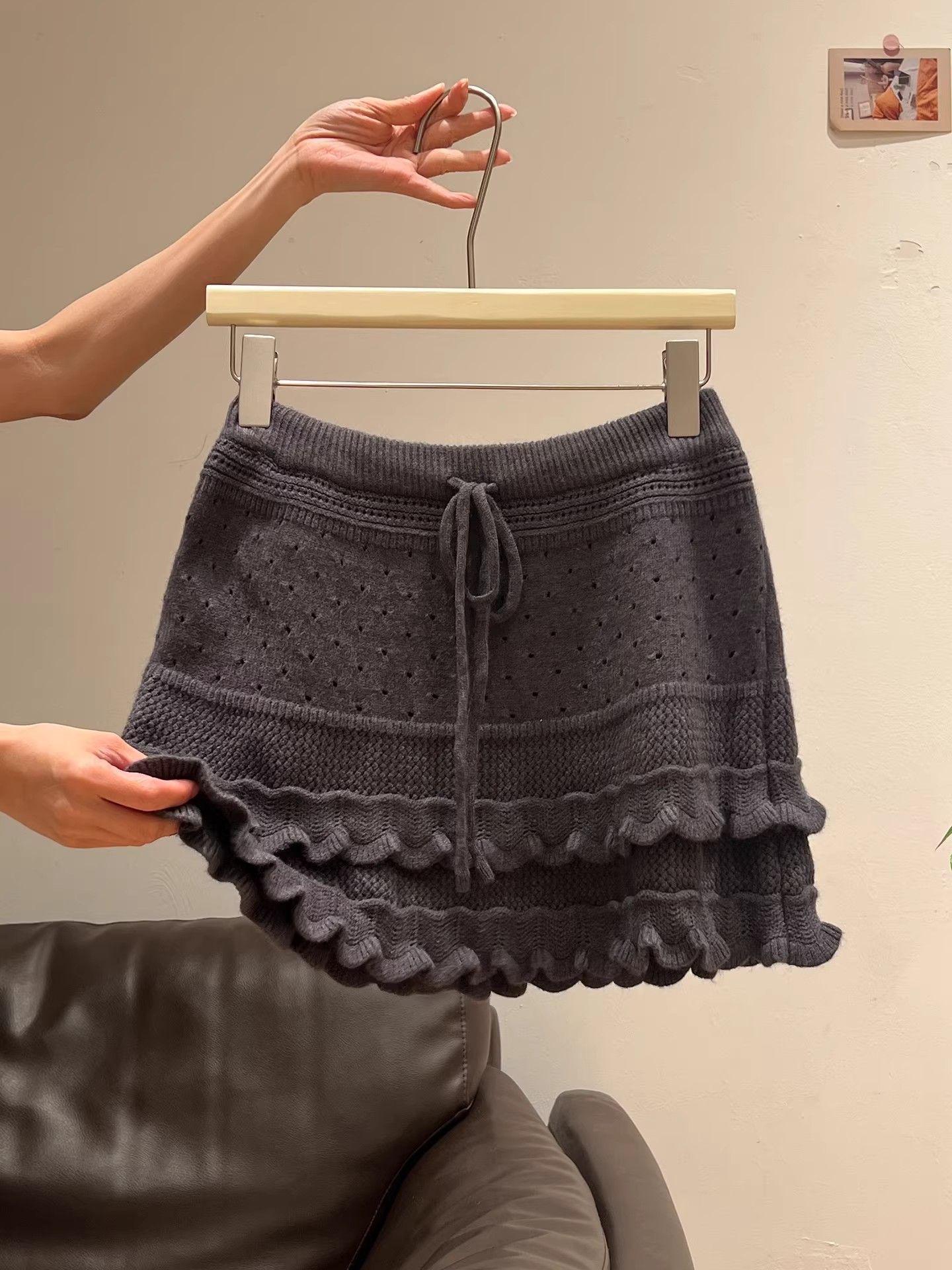 Korean Style Deep Gray Drawstring Ruffle A-line Skirt - Women s Spring 2026 Versatile Short Skirt One Size глибокий/сірий колір
Korean Style Deep Gray Drawstring Ruffle A-line Skirt - Women s Spring 2026 Versatile Short Skirt One Size глибокий/сірий колір