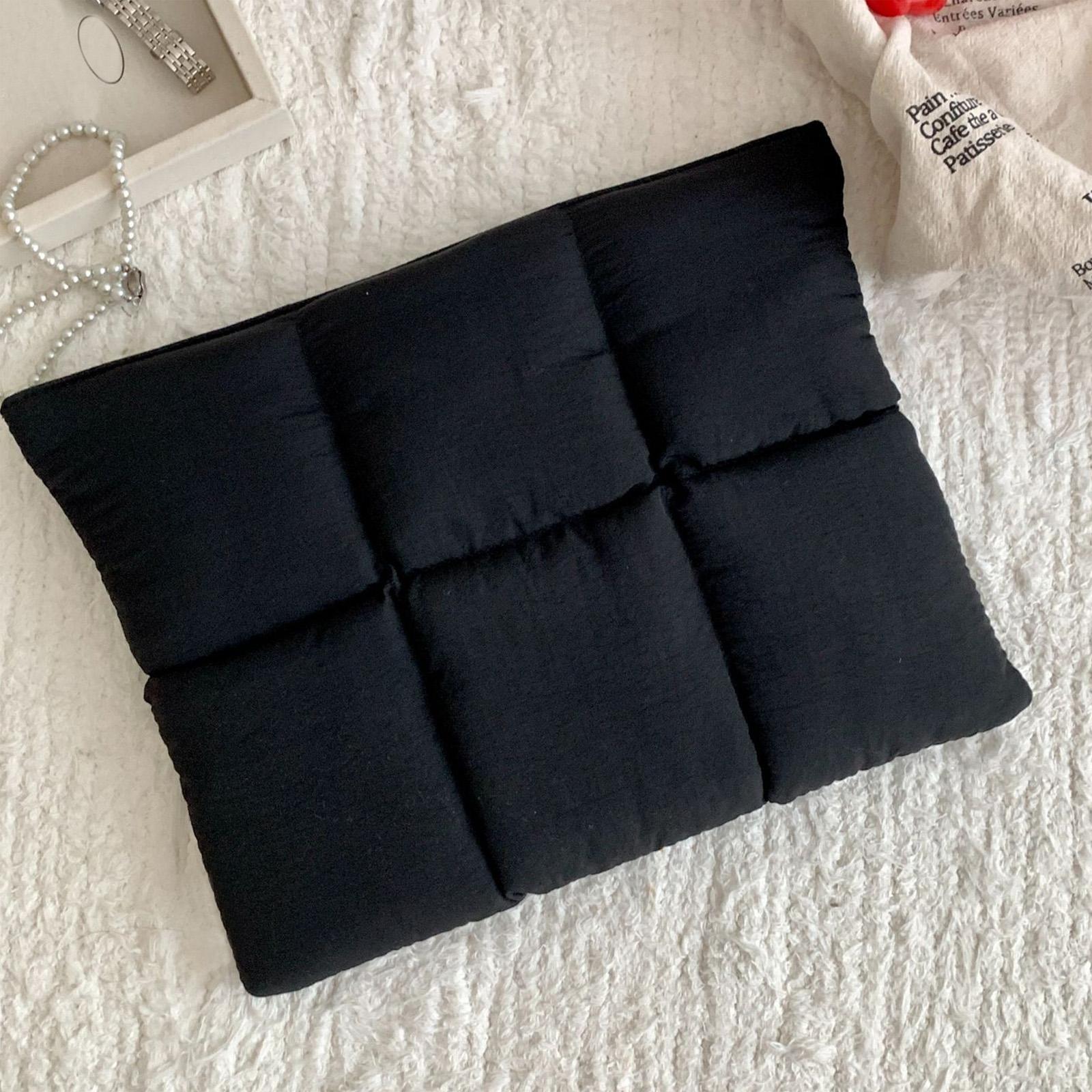 Nylon Quilted Laptop Sleeve Puffy Notebook Carrying Case Comfortable Pillow Case for 15 Inch Tablet чорний
Nylon Quilted Laptop Sleeve Puffy Notebook Carrying Case Comfortable Pillow Case for 15 Inch Tablet чорний
