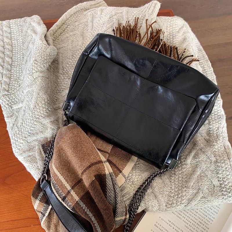 Large Capacity New Trendy Versatile Autumn and Winter Fashion Chain Crossbody Bag One-shoulder Toe Bag
Large Capacity New Trendy Versatile Autumn and Winter Fashion Chain Crossbody Bag One-shoulder Toe Bag