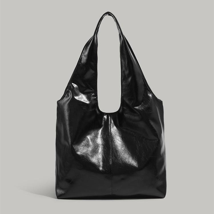 Bag women s 2025 new black simple underarm bag niche fashion versatile tote bag high-end shoulder bag trend чёрный
Bag women s 2025 new black simple underarm bag niche fashion versatile tote bag high-end shoulder bag trend чёрный