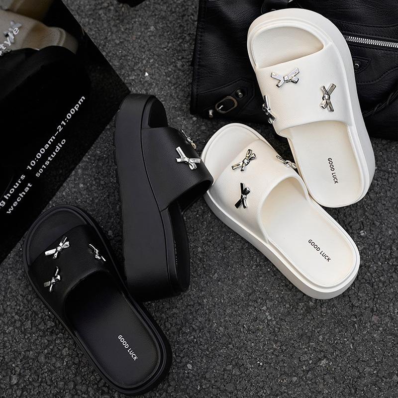 Slippers women s 6cm heightened platform fashion trend versatile one-word drag summer new wear non-slip women s shoes 35/36 (suitable for size 35/36) чёрный
Slippers women s 6cm heightened platform fashion trend versatile one-word drag summer new wear non-slip women s shoes 35/36 (suitable for size 35/36) чёрный