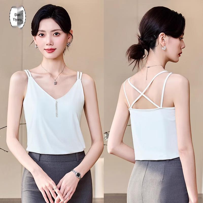 Жіночий професійний костюм без коміра з коротким рукавом та комплект з майкою One Size
Жіночий професійний костюм без коміра з коротким рукавом та комплект з майкою One Size