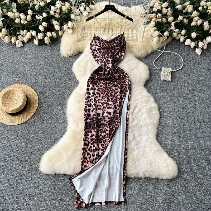 Pure Desire Sexy Chain on Neck Sling Swing Collar Leopard Print Print Dress Women s Fashion Silm Slimming Slit Long Dress Leopard print M
Pure Desire Sexy Chain on Neck Sling Swing Collar Leopard Print Print Dress Women s Fashion Silm Slimming Slit Long Dress Leopard print M