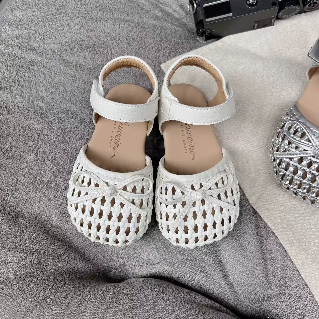 Девочки полая сумка голова плетеные сандалии лето 2025 новые мягкая подошва дышащие повседневные детские корейская версия туфель принцессы 30
Девочки полая сумка голова плетеные сандалии лето 2025 новые мягкая подошва дышащие повседневные детские корейская версия туфель принцессы 30