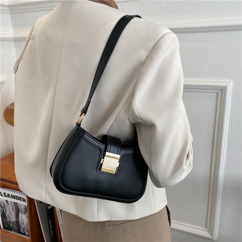 Autumn and winter retro small bag 2025 new simple women s bag casual messenger bag texture shoulder armpit square bag білий
Autumn and winter retro small bag 2025 new simple women s bag casual messenger bag texture shoulder armpit square bag білий