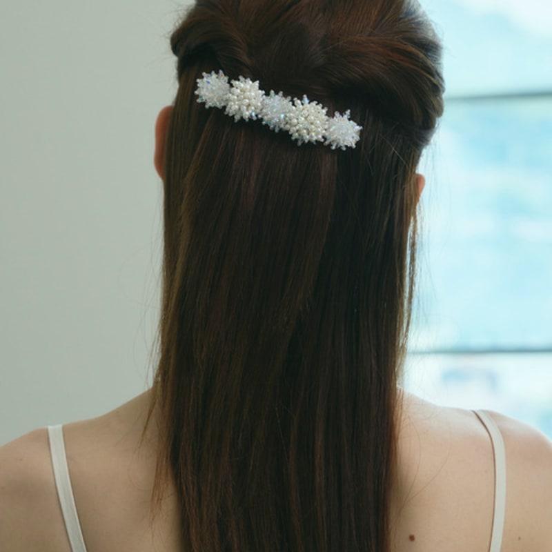 TORTOISE Ducale Beads Long Hair Pin frozen white
TORTOISE Ducale Beads Long Hair Pin frozen white