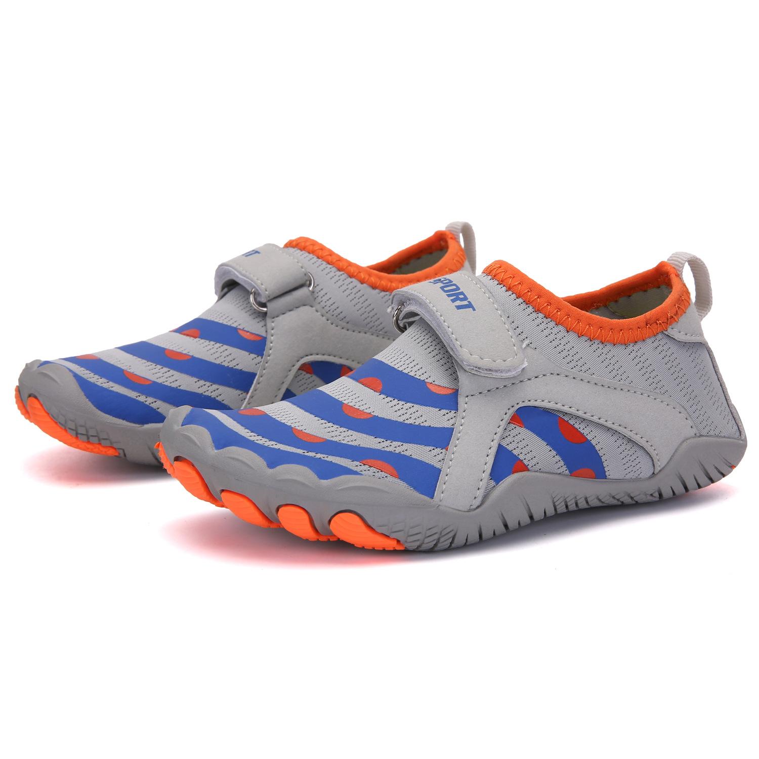 New children s creek shoes Velcro adjustable elastic lightweight breathable casual fashion non-slip wading shoes 34 серый
New children s creek shoes Velcro adjustable elastic lightweight breathable casual fashion non-slip wading shoes 34 серый