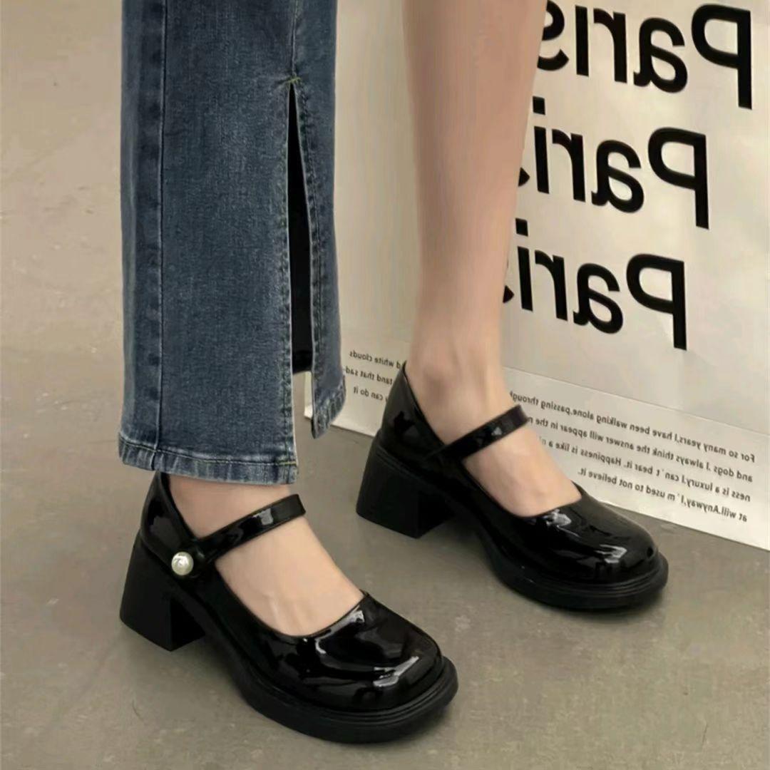 New square head retro platform college jk shoes spring 2025 soft girl cute thick heel Mary Jane small leather shoes women 35
New square head retro platform college jk shoes spring 2025 soft girl cute thick heel Mary Jane small leather shoes women 35