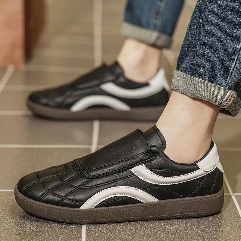 Black one-pedal men s shoes 2025 new leather breathable German training shoes men s soft-soled foot cover plain casual board shoes 44
Black one-pedal men s shoes 2025 new leather breathable German training shoes men s soft-soled foot cover plain casual board shoes 44