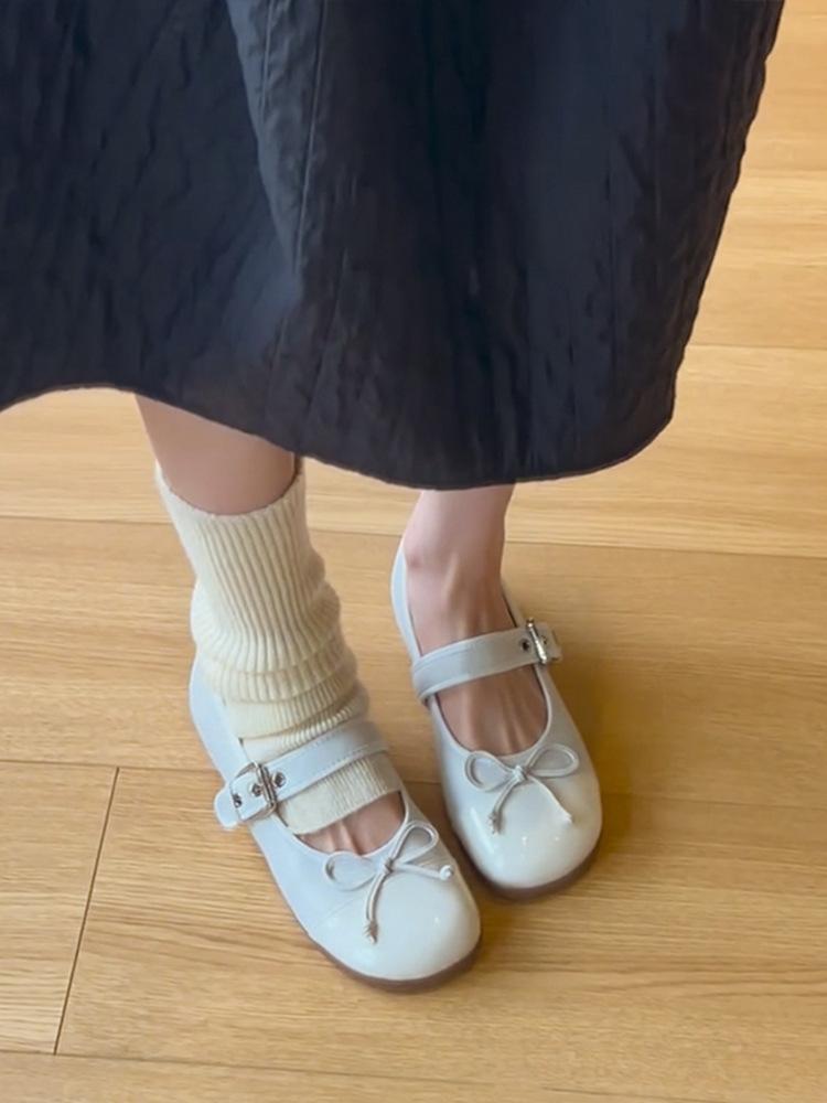 Туфли Мэри Джейн с французским бантом и мелким горлом для детей 2025 года, новые красные туфли на плоской подошве, одинарные туфли 40
Туфли Мэри Джейн с французским бантом и мелким горлом для детей 2025 года, новые красные туфли на плоской подошве, одинарные туфли 40