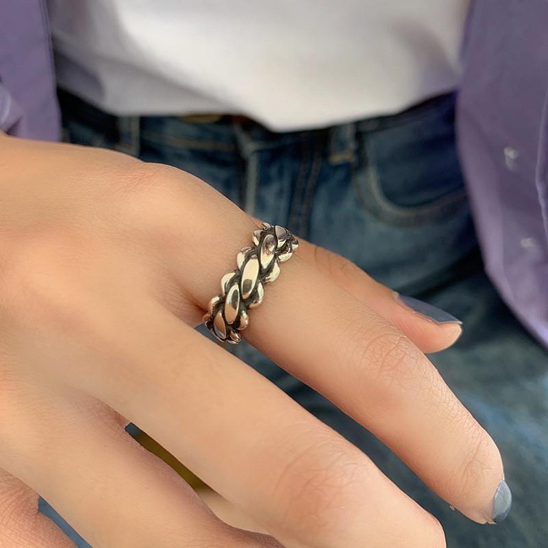 925 Retro Inspired Silver Geometric Design Chain Finger Ring For Fashion Lovers
925 Retro Inspired Silver Geometric Design Chain Finger Ring For Fashion Lovers