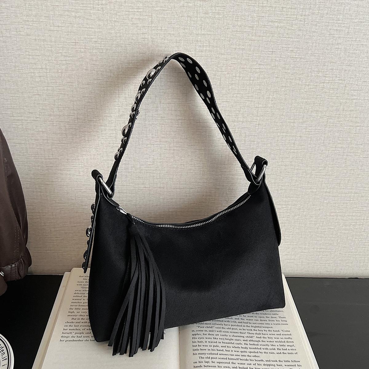 Fashi Shoulder Bags For Women Rivets Tassels Decored PU Suede Cross Body Bag 2026 Autumn Latest Luxury Designer Handbags (20cm<Max Length<30cm) чёрный
Fashi Shoulder Bags For Women Rivets Tassels Decored PU Suede Cross Body Bag 2026 Autumn Latest Luxury Designer Handbags (20cm<Max Length<30cm) чёрный