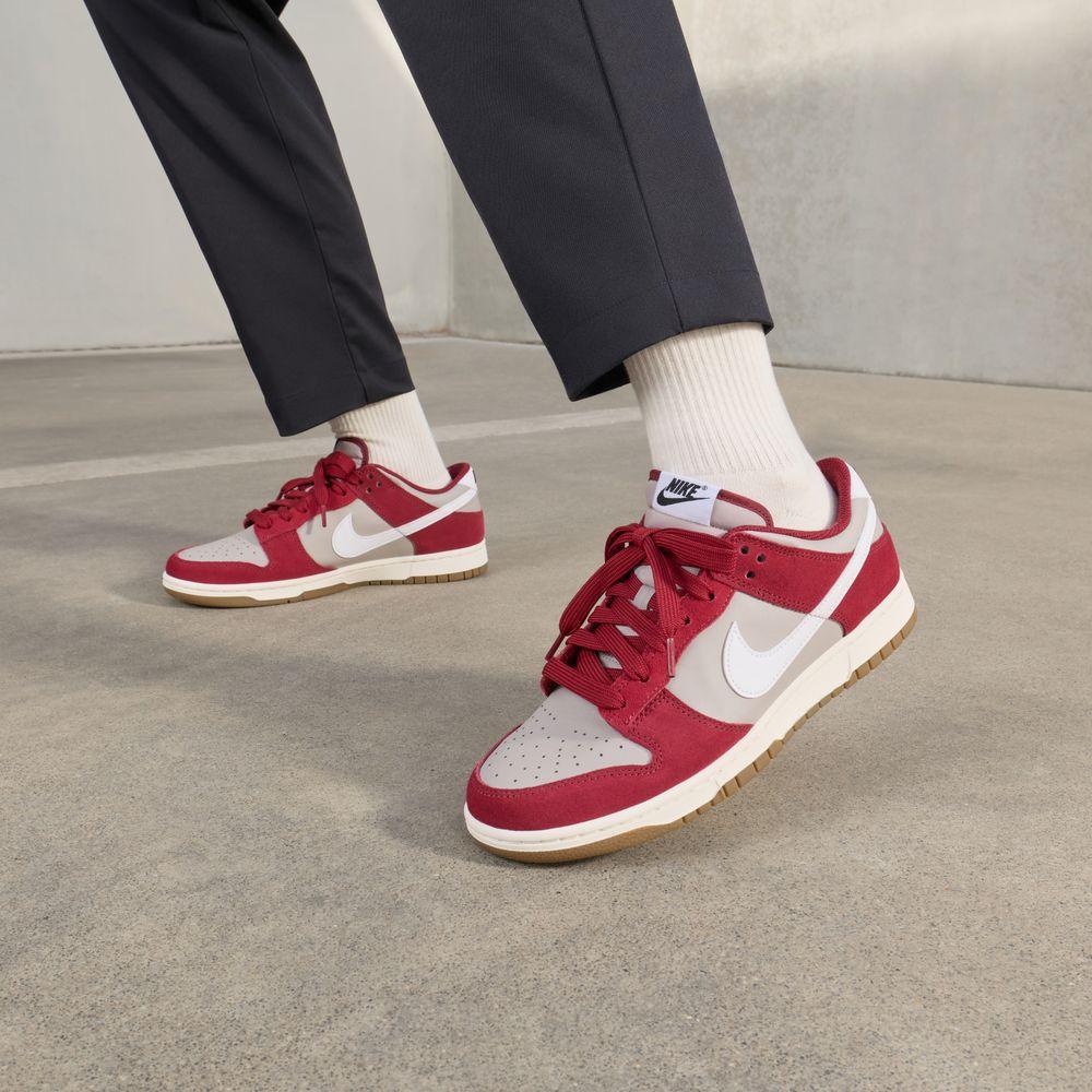 Nike Dunk Low Retro SE College Grey Team Red 43
Nike Dunk Low Retro SE College Grey Team Red 43