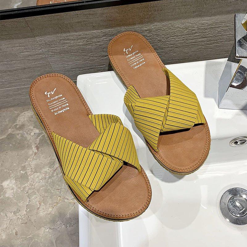 Foreign trade flat-bottomed one-word sandals for women 2025 summer Korean version slippers for women to wear seaside vacation beach one-word sandals 35 зелёный
Foreign trade flat-bottomed one-word sandals for women 2025 summer Korean version slippers for women to wear seaside vacation beach one-word sandals 35 зелёный