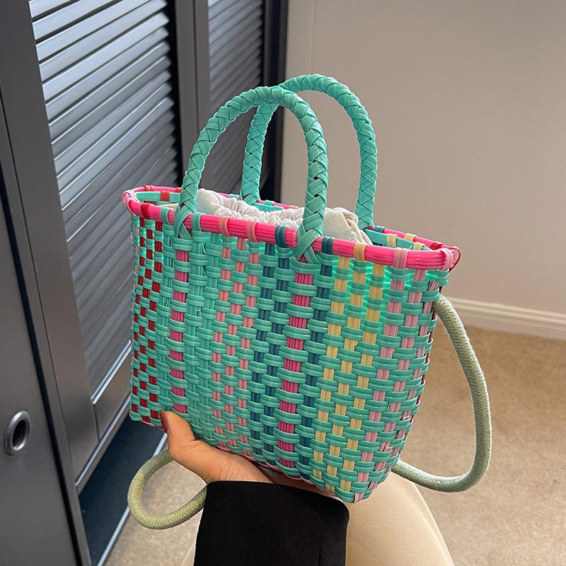 Popular small bags women s summer new niche design shoulder messenger bag woven portable bucket bag зелений
Popular small bags women s summer new niche design shoulder messenger bag woven portable bucket bag зелений