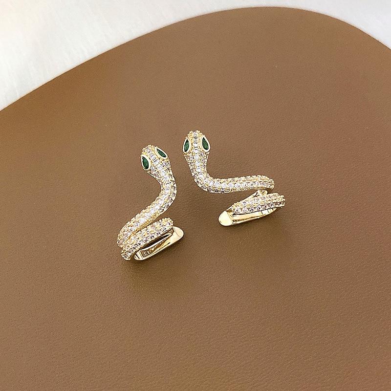 European & American Cold Style Snake Stud Earrings, High-End Zircon, Unique Minimalist Design for Women золотой
European & American Cold Style Snake Stud Earrings, High-End Zircon, Unique Minimalist Design for Women золотой