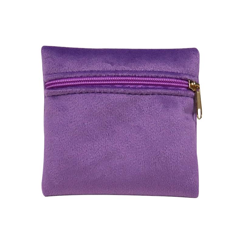 Бархатная сумка для хранения украшений и колец на молнии со скрытой пряжкой 10×10 cm
Бархатная сумка для хранения украшений и колец на молнии со скрытой пряжкой 10×10 cm