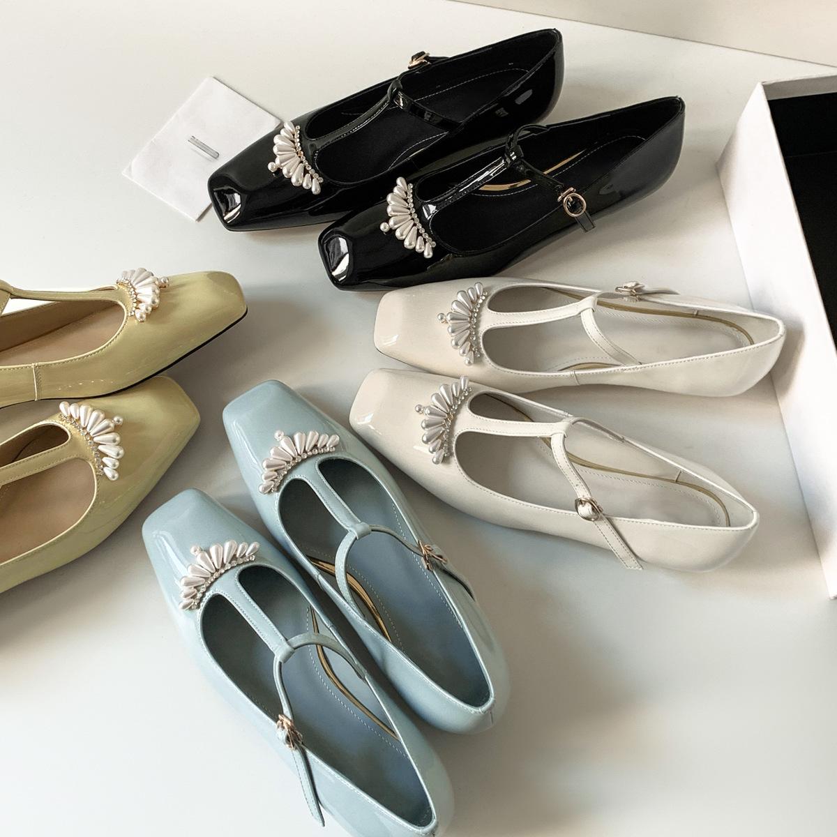 Sheepskin version~ Square head pearl T-buckle with low heel Mary Jane women s shoes with skirt, light mouth temperament gentle single shoes 40
Sheepskin version~ Square head pearl T-buckle with low heel Mary Jane women s shoes with skirt, light mouth temperament gentle single shoes 40