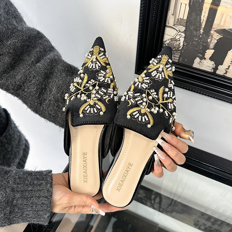 Стиль модного дизайнера, роскошные мюли из бархата с жемчужными бусинами, элегантные женские шлепанцы с вышивкой и острым носком, винтажные туфли-слайды 35
Стиль модного дизайнера, роскошные мюли из бархата с жемчужными бусинами, элегантные женские шлепанцы с вышивкой и острым носком, винтажные туфли-слайды 35