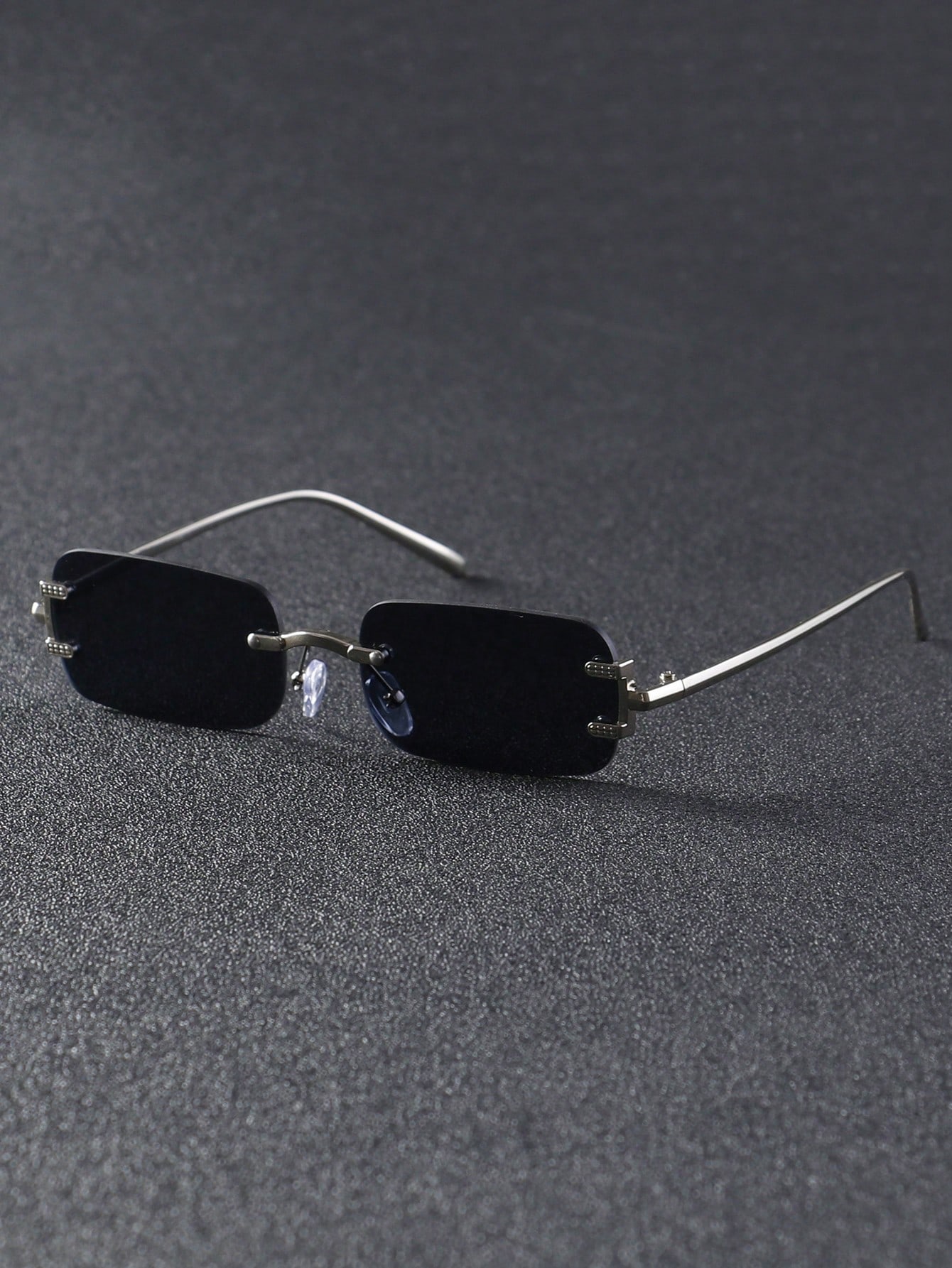 A pair of men s metal square narrow-frame fashionable glasses, suitable for wearing outdoors on the street, are a stylish colleg чорний
A pair of men s metal square narrow-frame fashionable glasses, suitable for wearing outdoors on the street, are a stylish colleg чорний