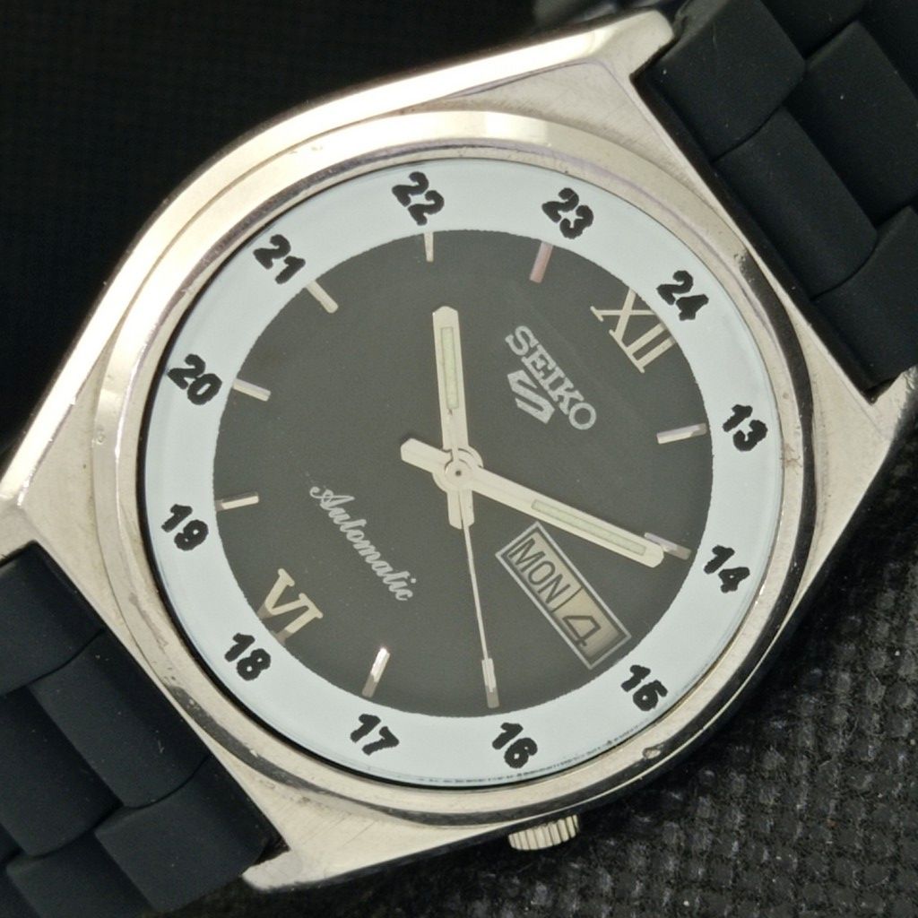 Б/У винтажные часы SEIKO 5 AUTOMATIC 7009A JAPAN MENS D/D BLACK WATCH 593a-a311311-2 SKU593a-a311311
Б/У винтажные часы SEIKO 5 AUTOMATIC 7009A JAPAN MENS D/D BLACK WATCH 593a-a311311-2 SKU593a-a311311