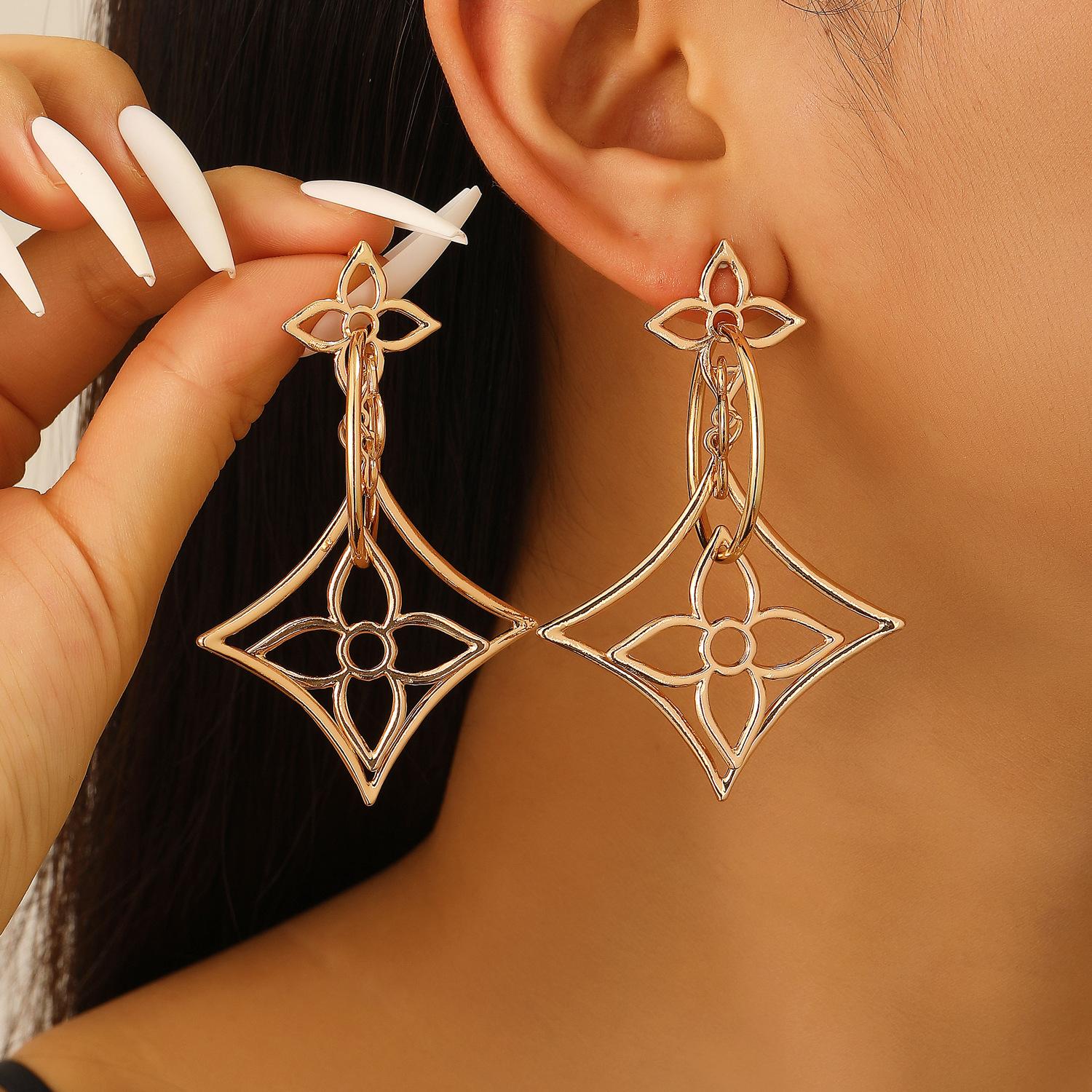 DIGADAGU Alloy Line Geometric Dangle Earrings New Exaggerated Simple Earrings Women s Party Zircon Accessories золотистий
DIGADAGU Alloy Line Geometric Dangle Earrings New Exaggerated Simple Earrings Women s Party Zircon Accessories золотистий