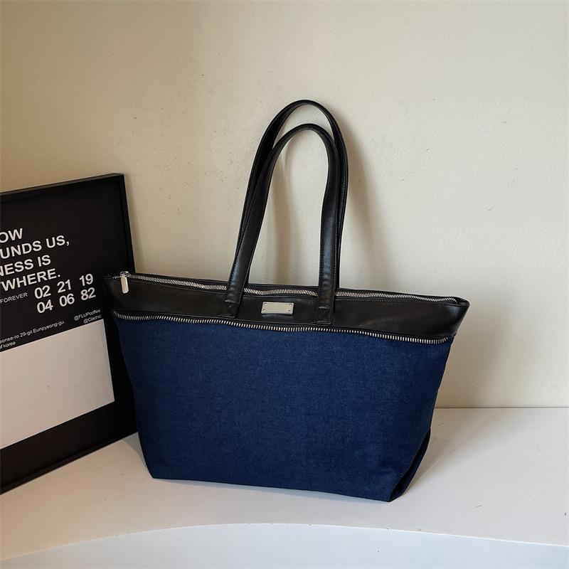 Fashiable denim bag for women2026New large-capacity commuter tote bag, casual and versatile shoulder bag, handbag темно-синього кольору
Fashiable denim bag for women2026New large-capacity commuter tote bag, casual and versatile shoulder bag, handbag темно-синього кольору