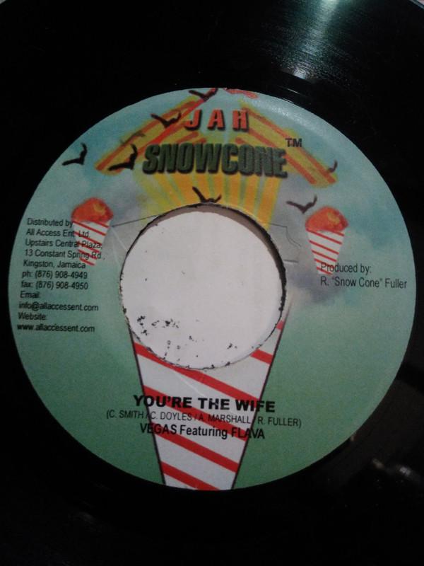 7inch Record VOICEMAIL, ROHAN SNOWCONE FULLER - Round Of Applause / You re The Wife NONE Jah Snowcone 2006 Jamaica Reggae, Ska & Dub Used
7inch Record VOICEMAIL, ROHAN SNOWCONE FULLER - Round Of Applause / You re The Wife NONE Jah Snowcone 2006 Jamaica Reggae, Ska & Dub Used