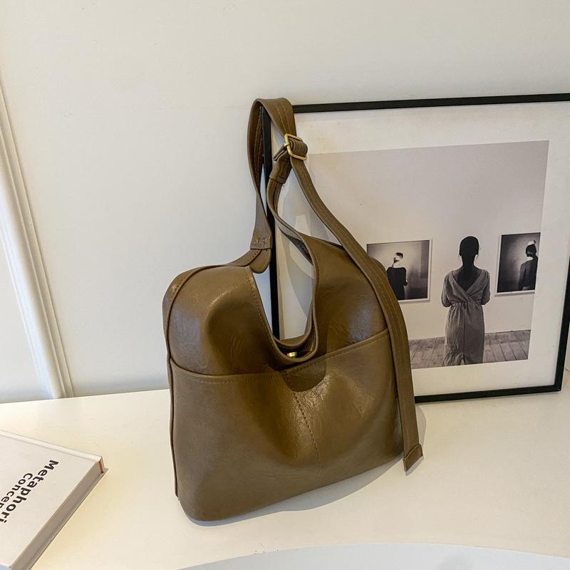 Сумка большой вместимости женская осенняя универсальная 2025 новая на плечо сумка-мессенджер ретро популярная в этом году сумка-ведро для ребенка и мамы
Сумка большой вместимости женская осенняя универсальная 2025 новая на плечо сумка-мессенджер ретро популярная в этом году сумка-ведро для ребенка и мамы