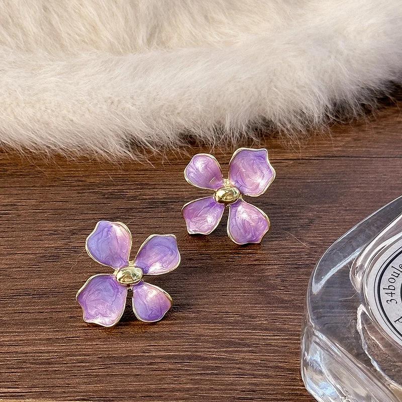 Glaze Purple Color Flowers Petal Stud Earring for Women Simple Enamel Crystal Rhinestone Personality Zircon Girl Gift
Glaze Purple Color Flowers Petal Stud Earring for Women Simple Enamel Crystal Rhinestone Personality Zircon Girl Gift
