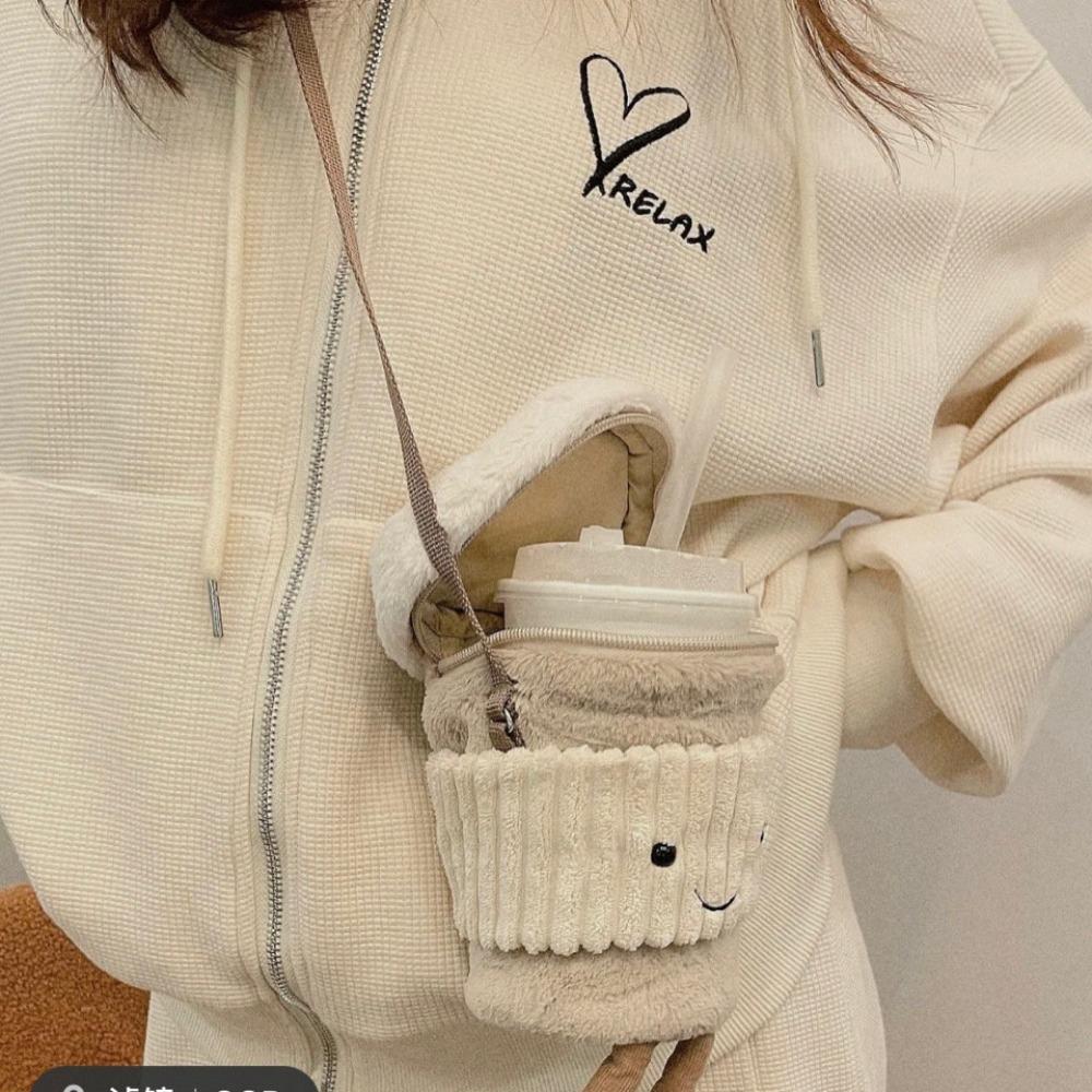 Сумка через плечо Kawaii Coffee Milk Tea Cartoon Winter Cup Accessories Travel and Play бежевый
Сумка через плечо Kawaii Coffee Milk Tea Cartoon Winter Cup Accessories Travel and Play бежевый